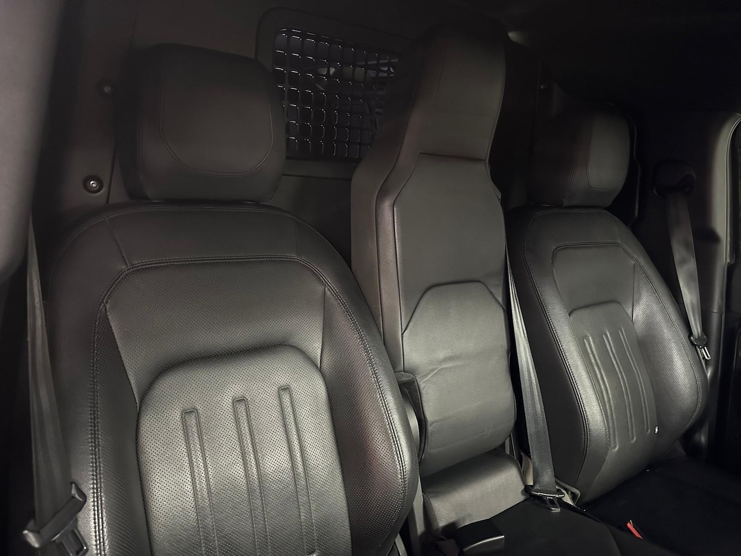 Used Land Rover Defender 2021 for sale - 77040715: Photo 12