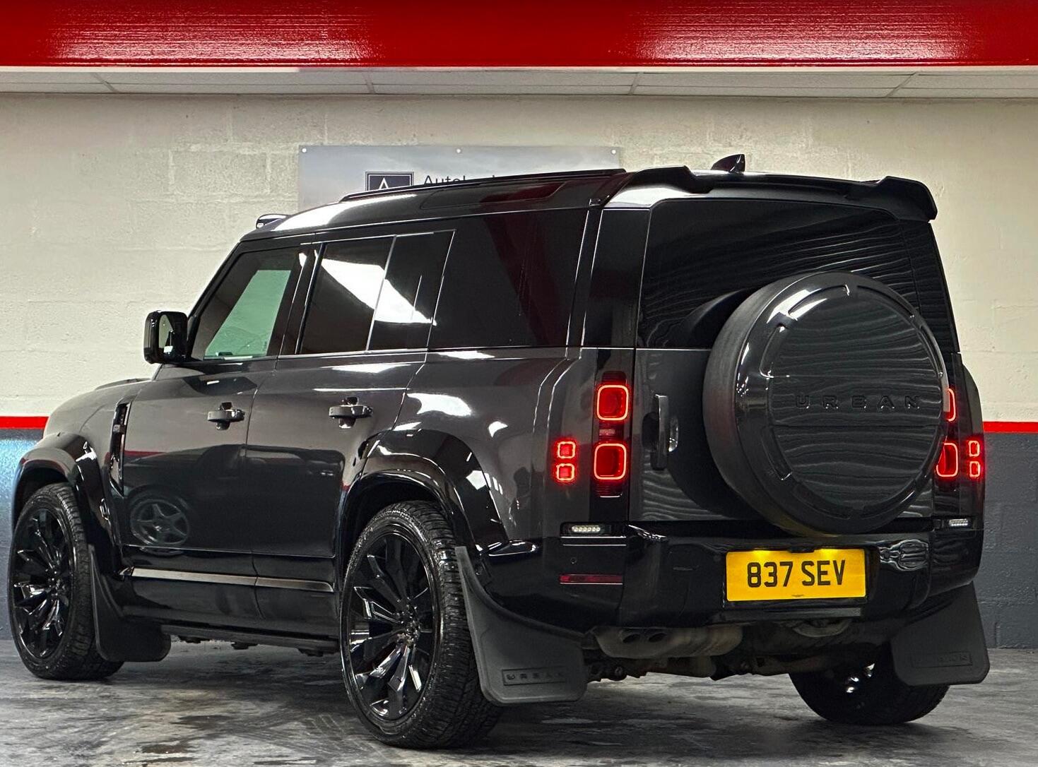 Used Land Rover Defender 2021 for sale - 77040715: Photo 2