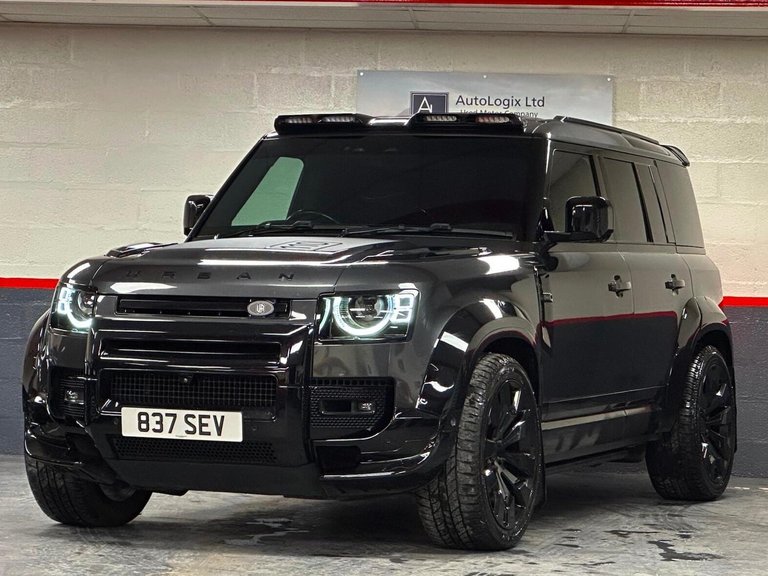 Used Land Rover Defender 2021 for sale - 77040715: Photo 6