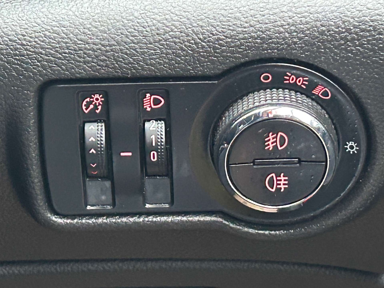 Used Vauxhall Astra 2015 for sale - 77431935: Photo 38