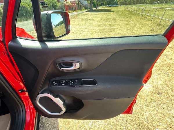 Used Jeep Renegade 2015 for sale - 76277870: Photo 16