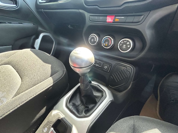 Used Jeep Renegade 2015 for sale - 76277870: Photo 36