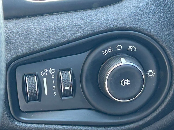 Used Jeep Renegade 2015 for sale - 76277870: Photo 41