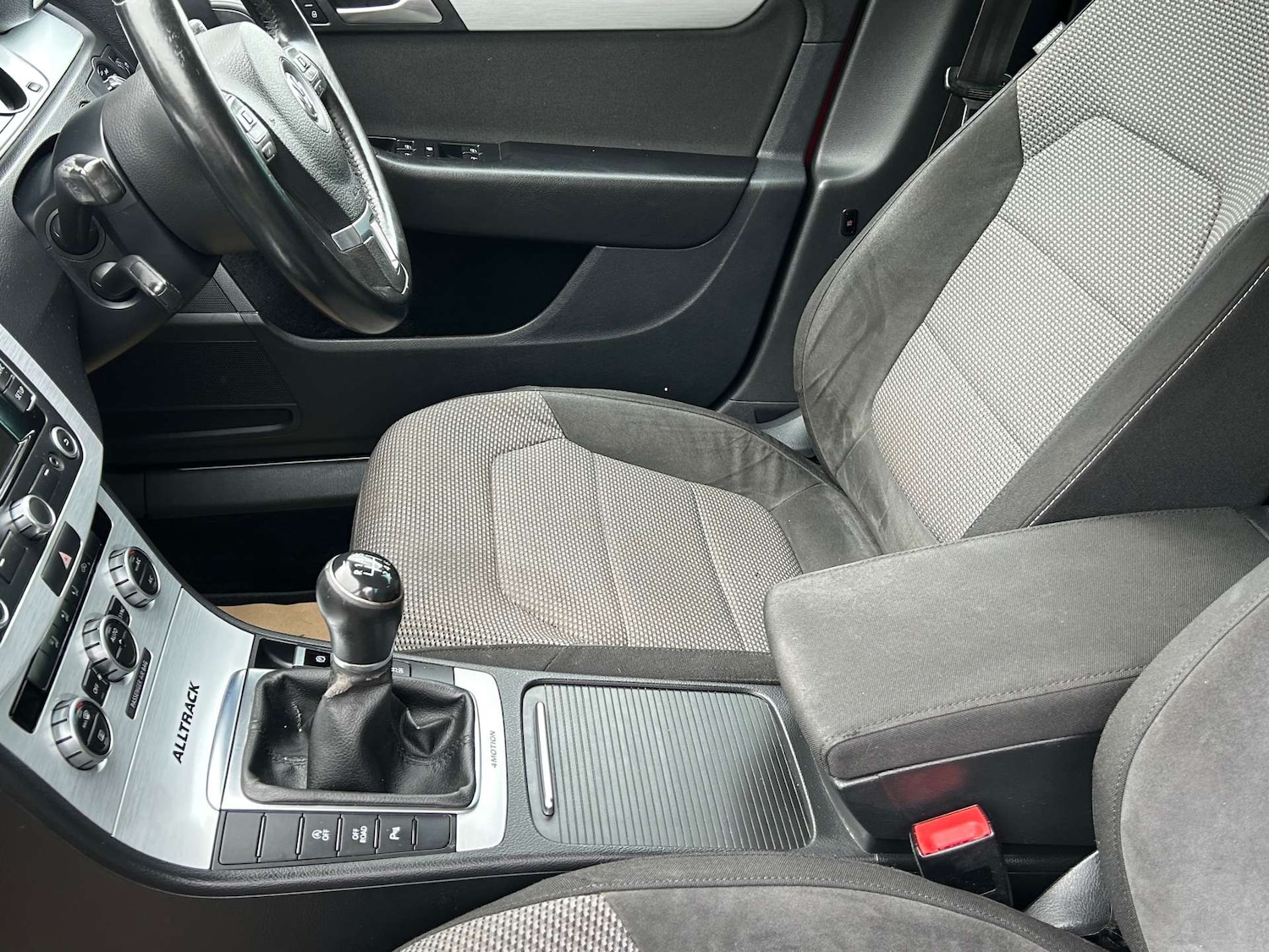 Used Volkswagen Passat 2013 for sale - 76148249: Photo 31