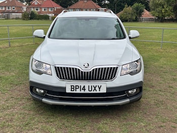 Used Skoda Superb 2014 for sale - 75760914: Photo