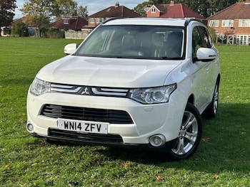 2014 - 2.3 Outlander GX 5 DI-D Auto 4WD 5dr