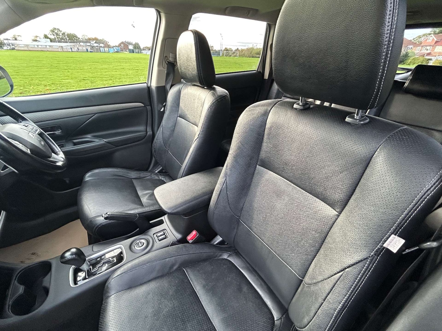 Used Mitsubishi Outlander 2014 for sale - 76356036: Photo 28