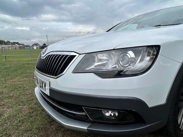 Used Skoda Superb 2014 for sale - 76252720: Photo 13