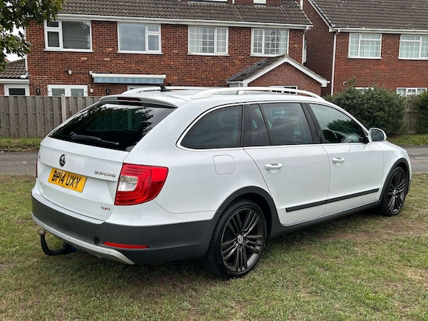 Used Skoda Superb 2014 for sale - 76252720: Photo 5