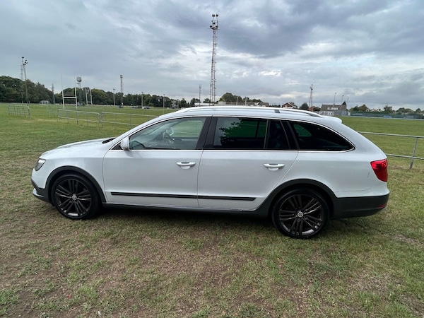 Used Skoda Superb 2014 for sale - 76252720: Photo 8