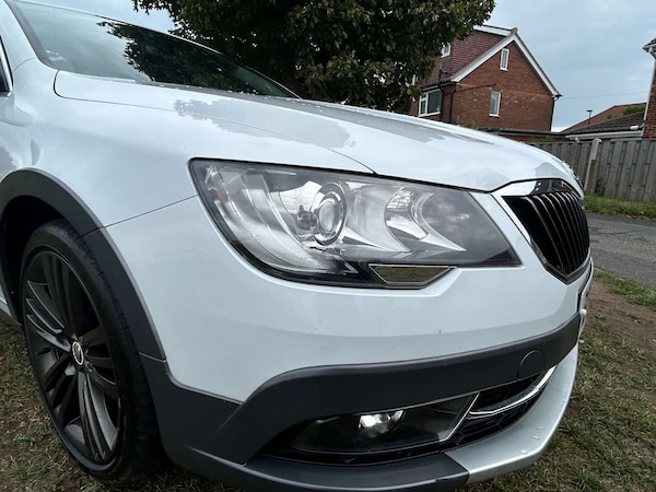 Used Skoda Superb 2014 for sale - 76252720: Photo 9