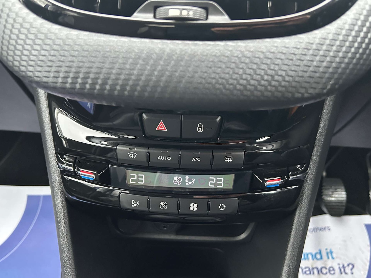 Used Peugeot 2008 2014 for sale - 76720461: Photo 32
