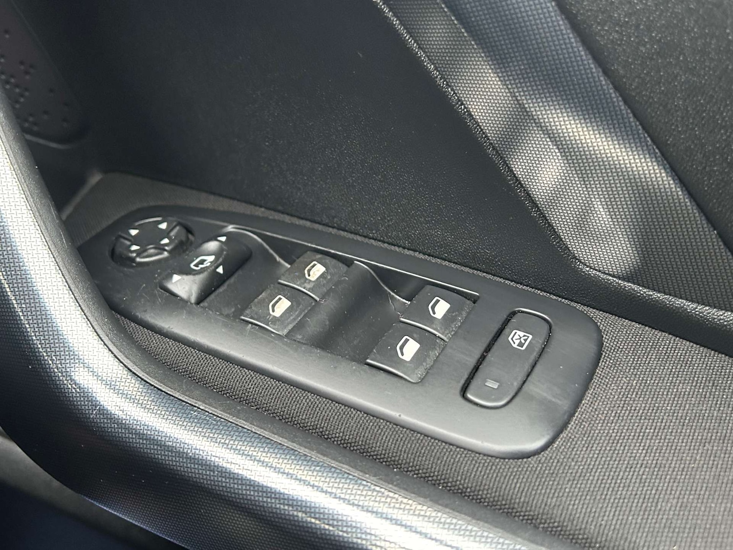 Used Peugeot 2008 2014 for sale - 76720461: Photo 35