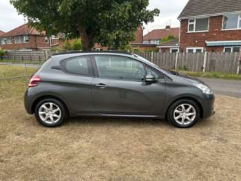 Used Peugeot 208 2014 for sale - 75265133: Photo