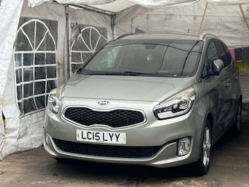 Used Kia Carens 2015 for sale - 78793887: Photo