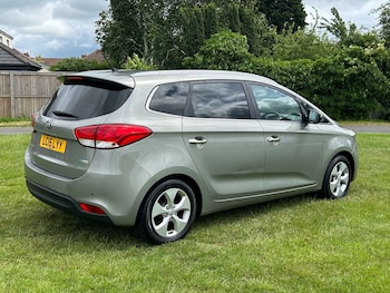 Used Kia Carens 2015 for sale - 78793887: Photo