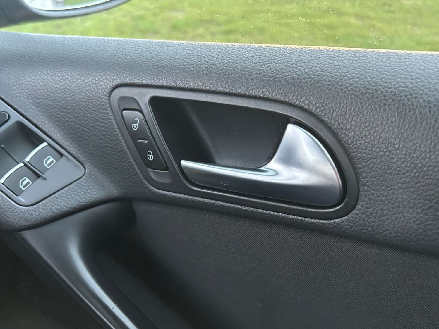 Used Volkswagen Tiguan 2011 for sale - 78108341: Photo 40