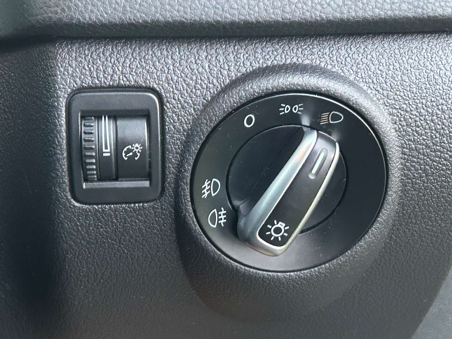 Used Volkswagen Tiguan 2011 for sale - 78108341: Photo 41