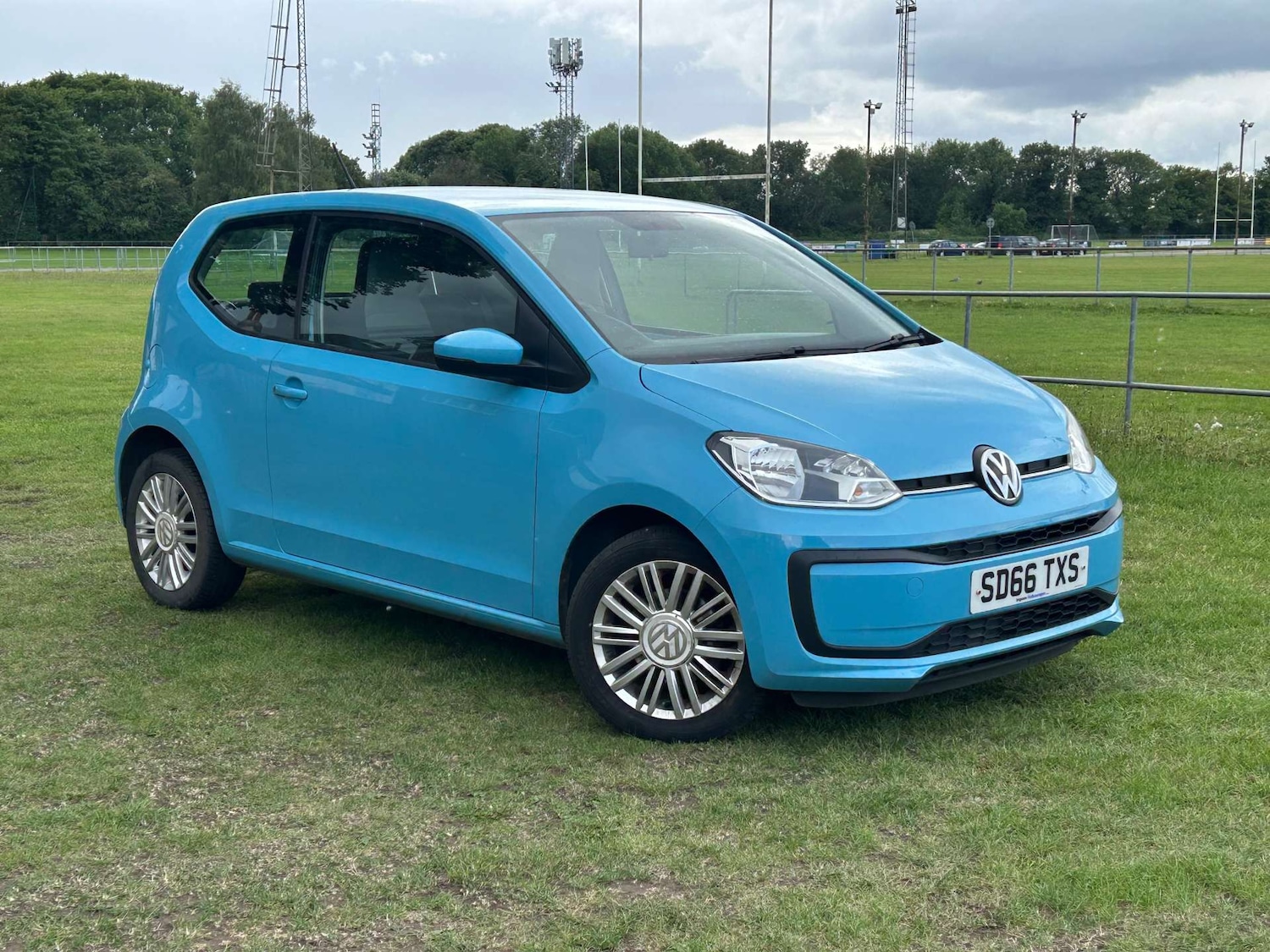 Used Volkswagen up! 2016 for sale - 76600739: Photo 3