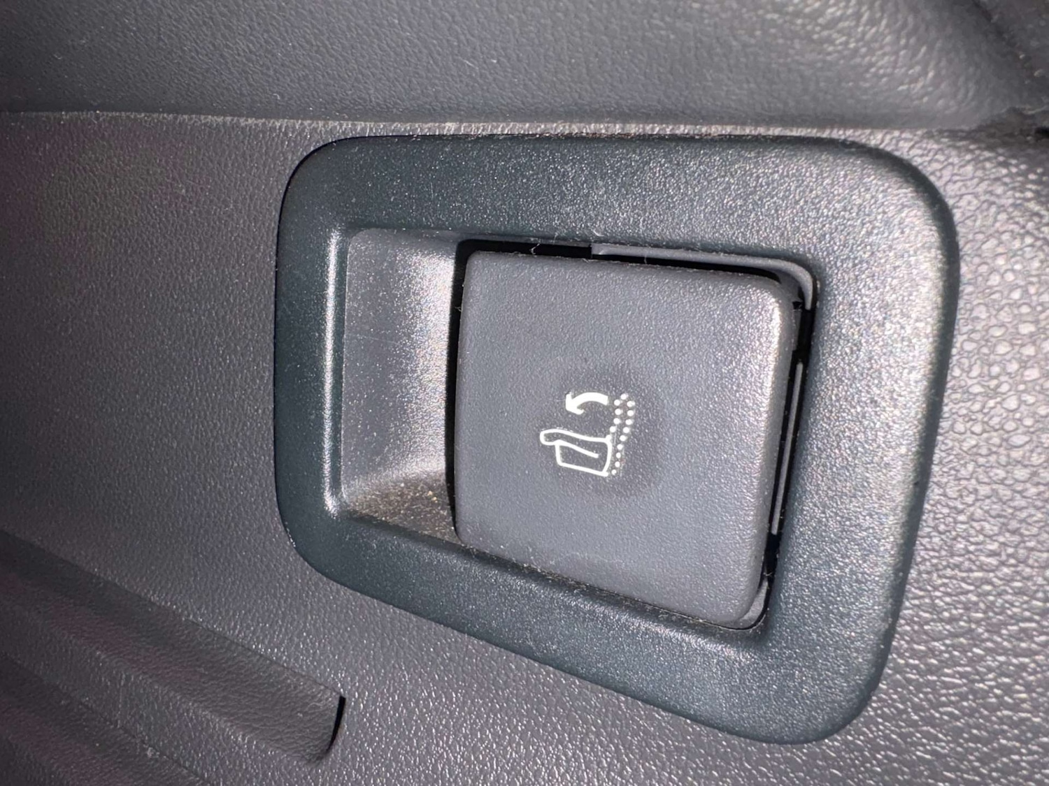 Used Peugeot 3008 2015 for sale - 77035668: Photo 18