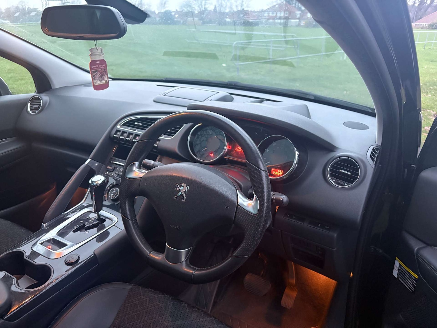 Used Peugeot 3008 2015 for sale - 77035668: Photo 9