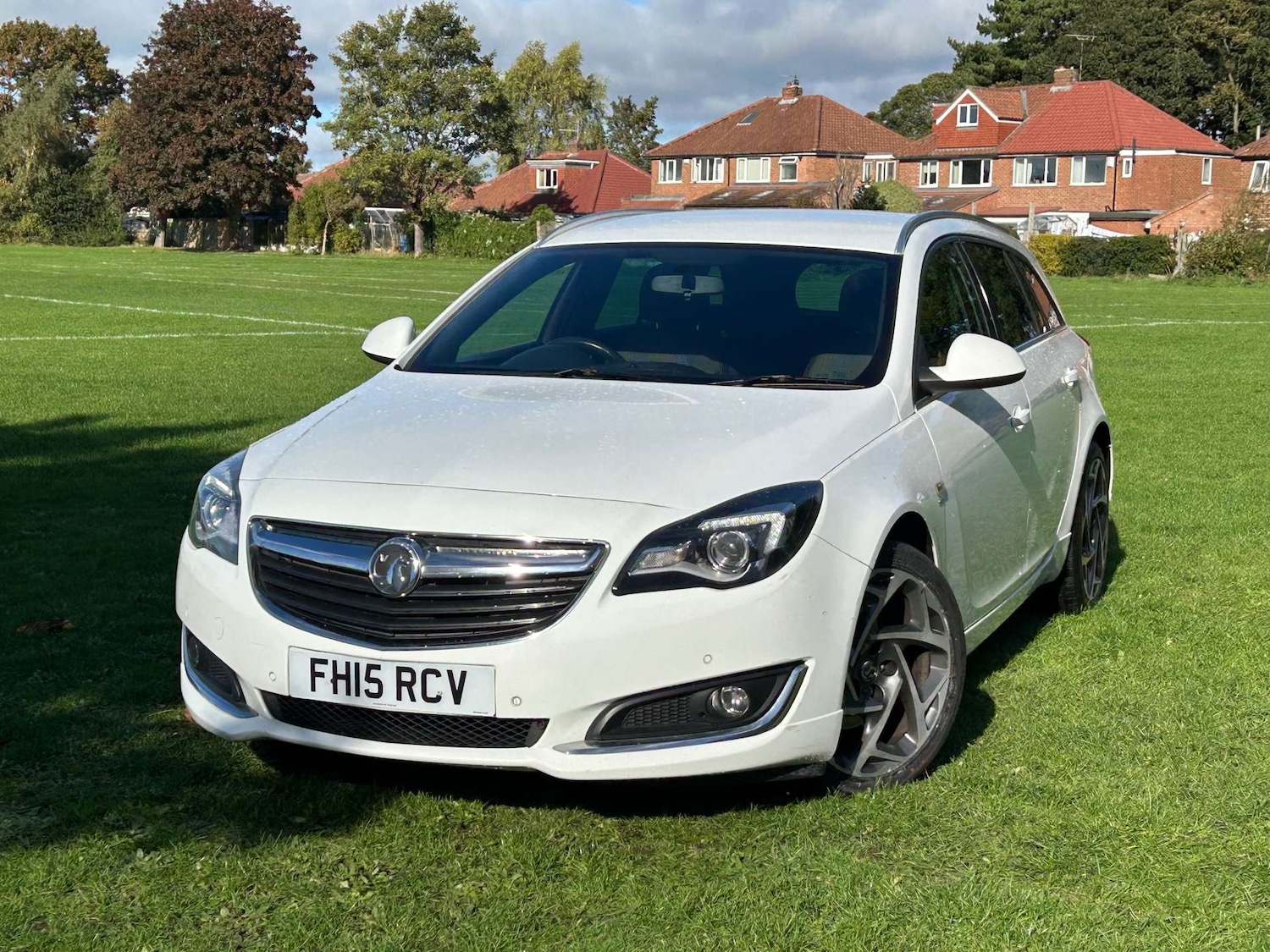 Used Vauxhall Insignia 2015 for sale - 76363882: Photo 1