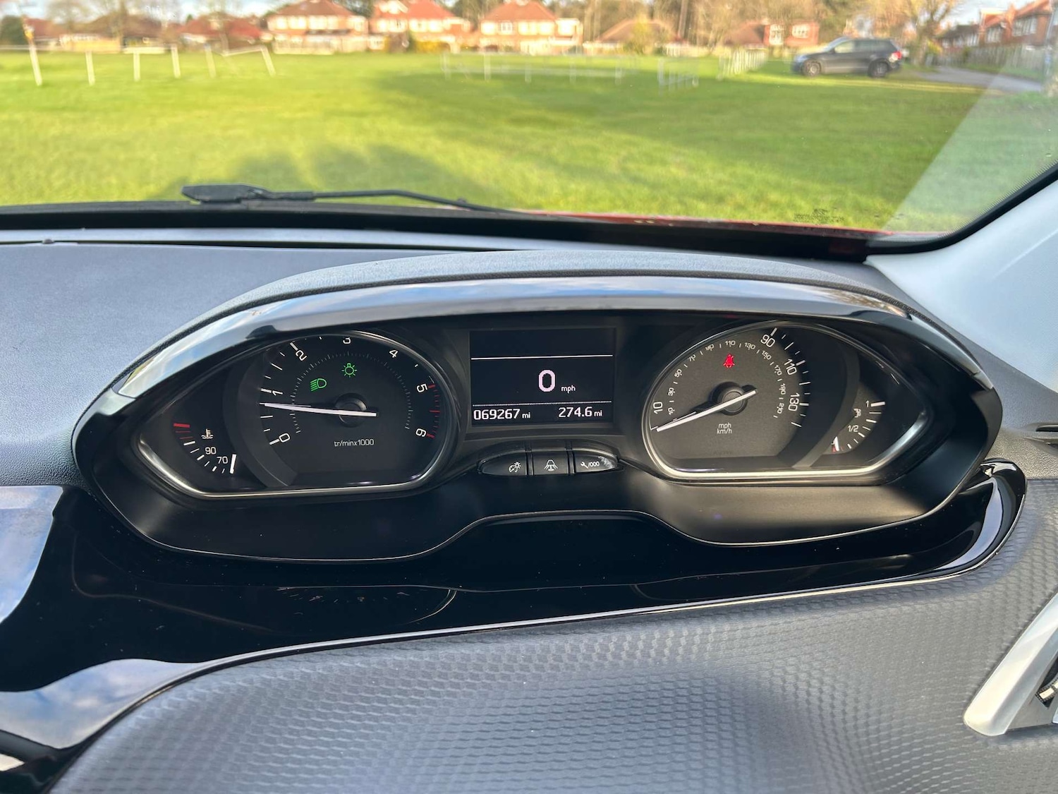 Used Peugeot 2008 2015 for sale - 76983879: Photo 29