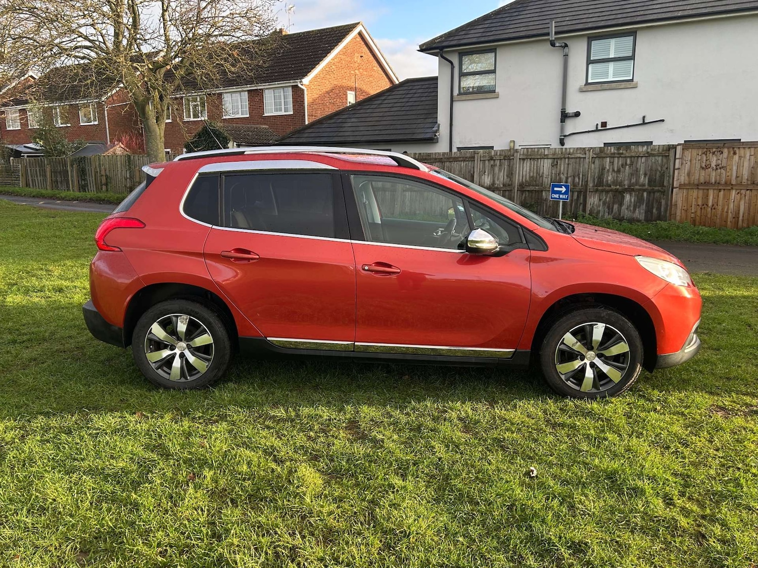Used Peugeot 2008 2015 for sale - 76983879: Photo 4