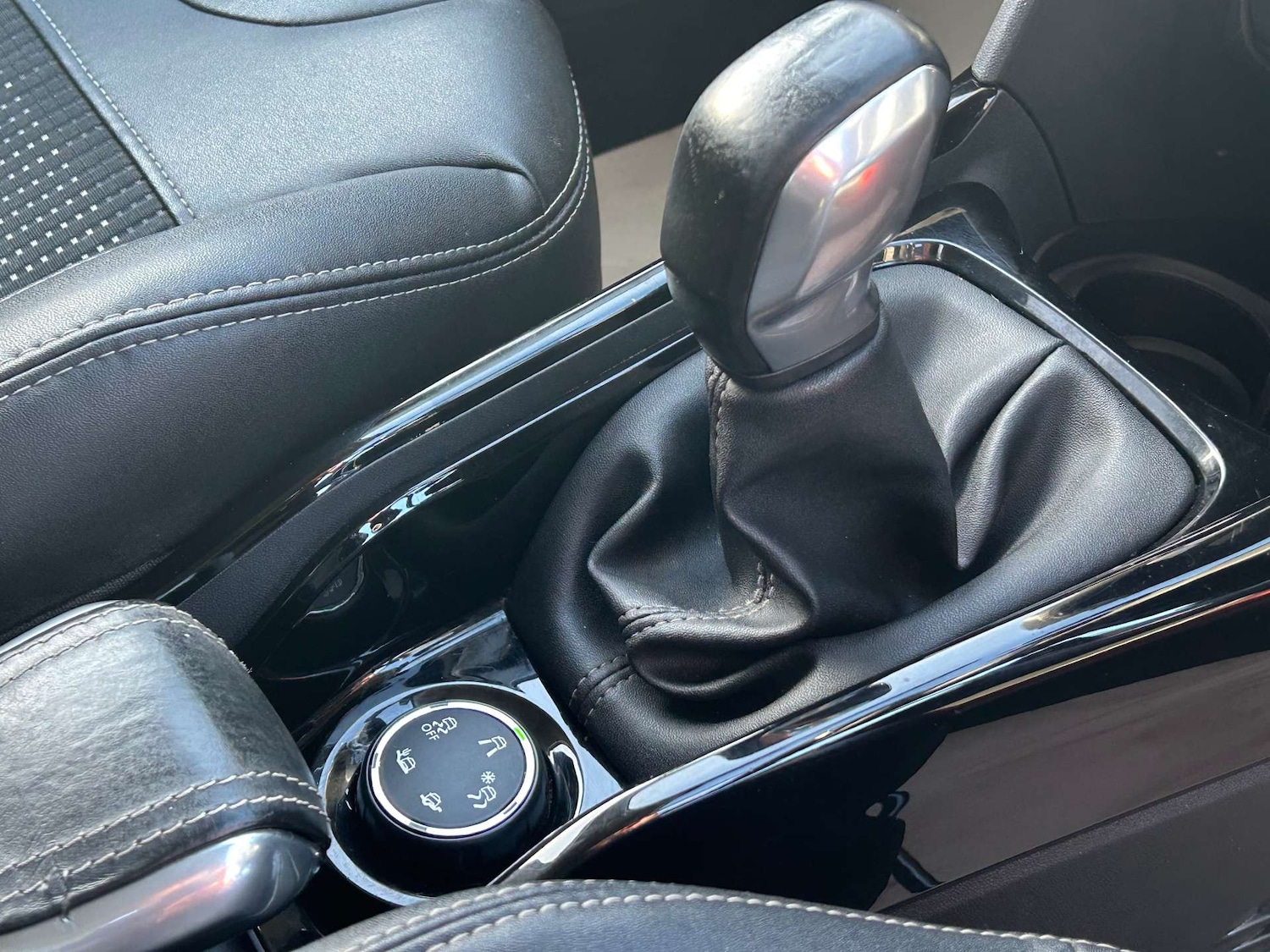 Used Peugeot 2008 2016 for sale - 77735005: Photo 38