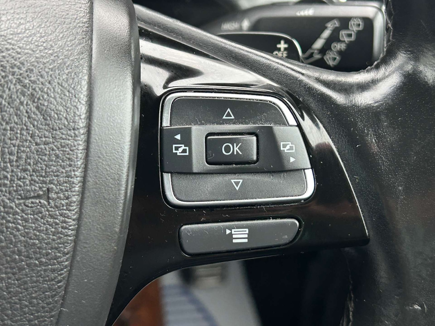 Used Volkswagen Touareg 2012 for sale - 77781040: Photo 32