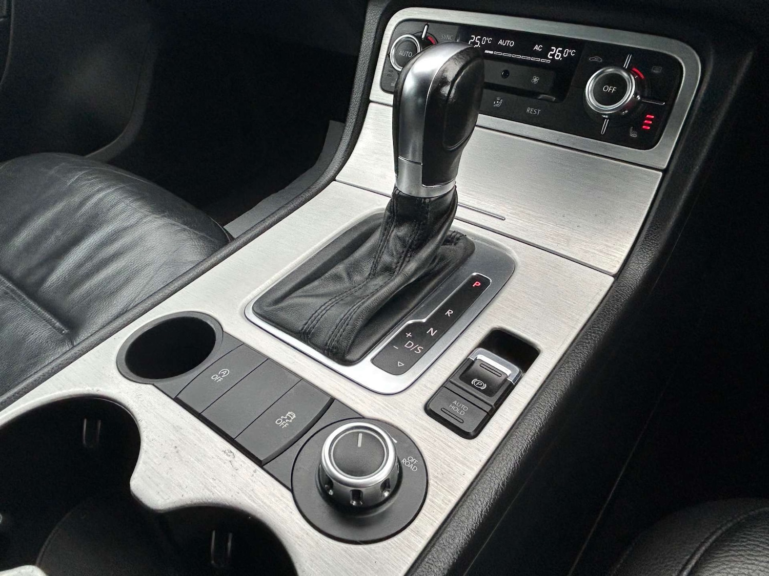 Used Volkswagen Touareg 2012 for sale - 77781040: Photo 36