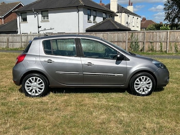 Used Renault Clio 2010 for sale - 79090490: Photo