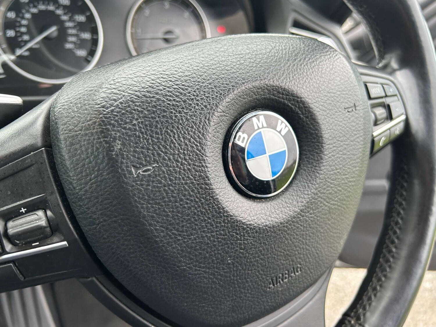 Used BMW 5 Series 2012 for sale - 73653428: Photo 37