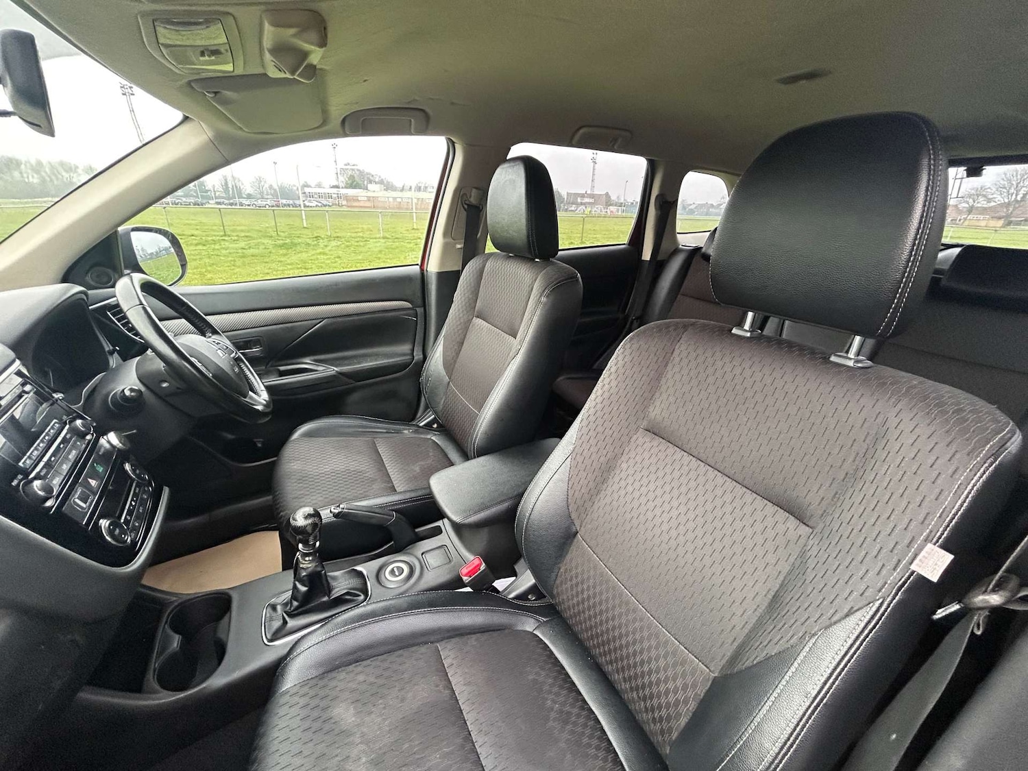 Used Mitsubishi Outlander 2015 for sale - 77303958: Photo 31