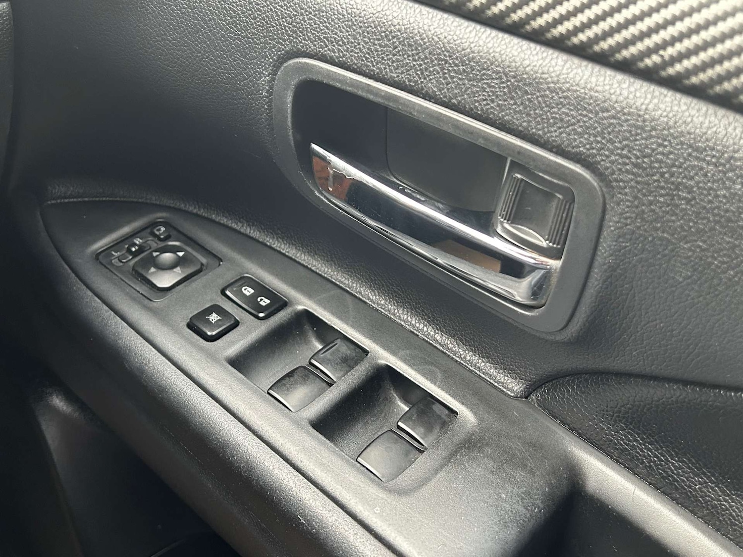 Used Mitsubishi Outlander 2015 for sale - 77303958: Photo 43