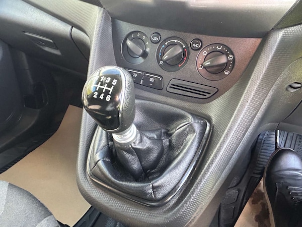 Used Ford Transit Connect 2014 for sale - 76162617: Photo 32
