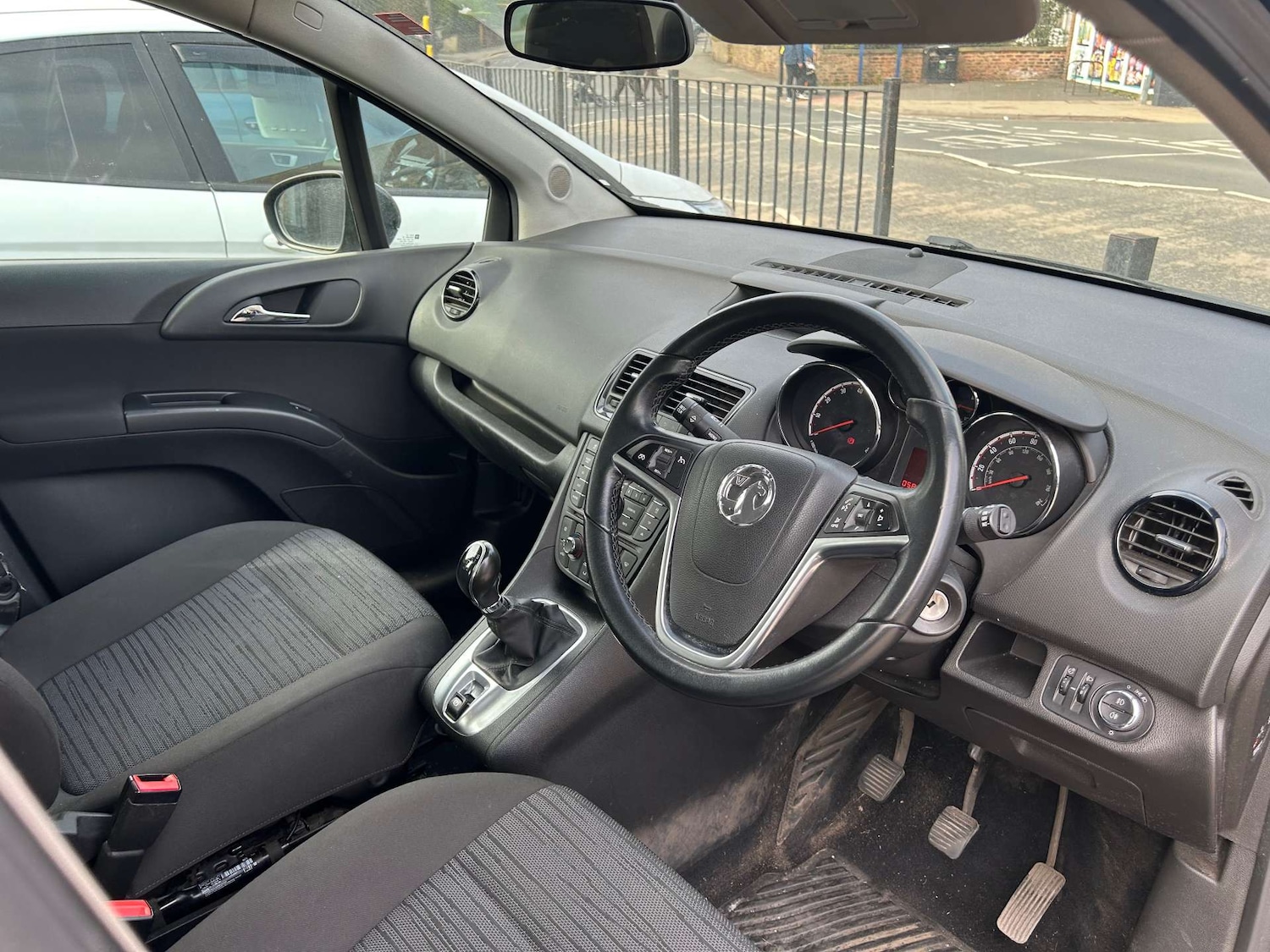 Used Vauxhall Meriva 2014 for sale - 77974129: Photo 2