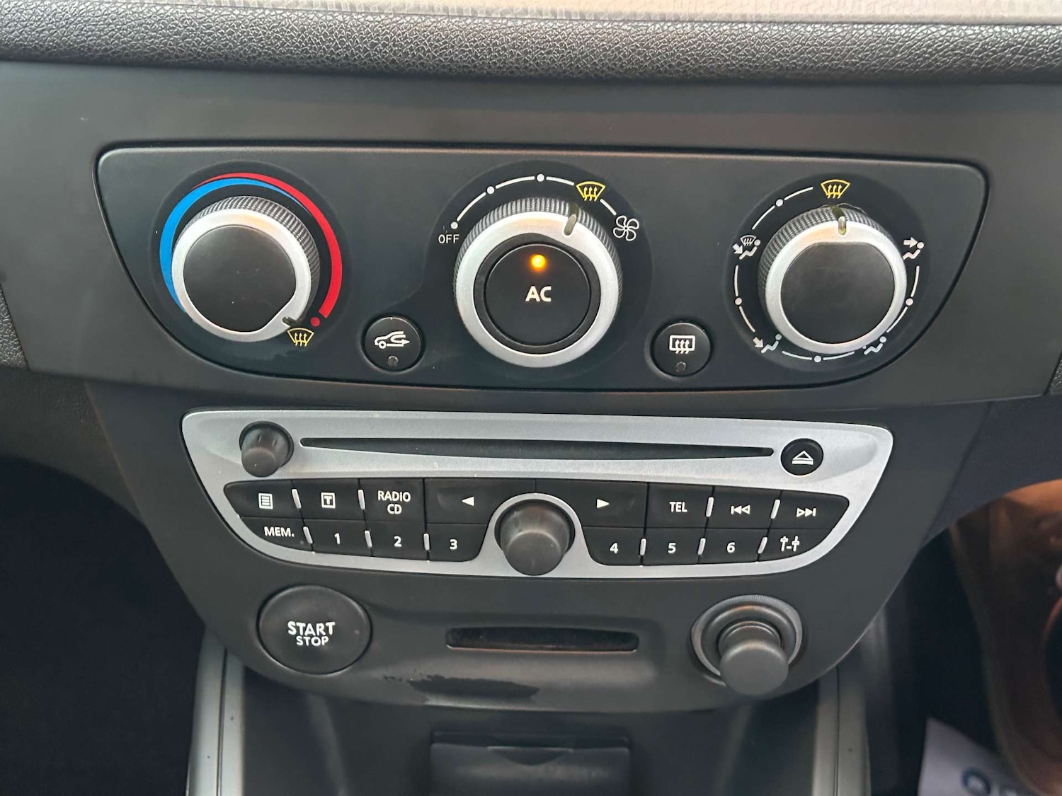 Used Renault Megane 2009 for sale - 76762558: Photo 34