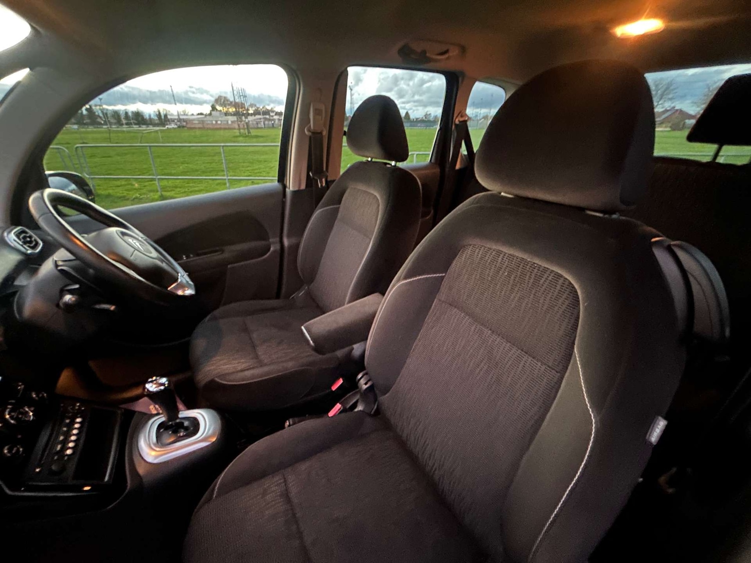 Used Citroen C3 Picasso 2013 for sale - 76961795: Photo 28