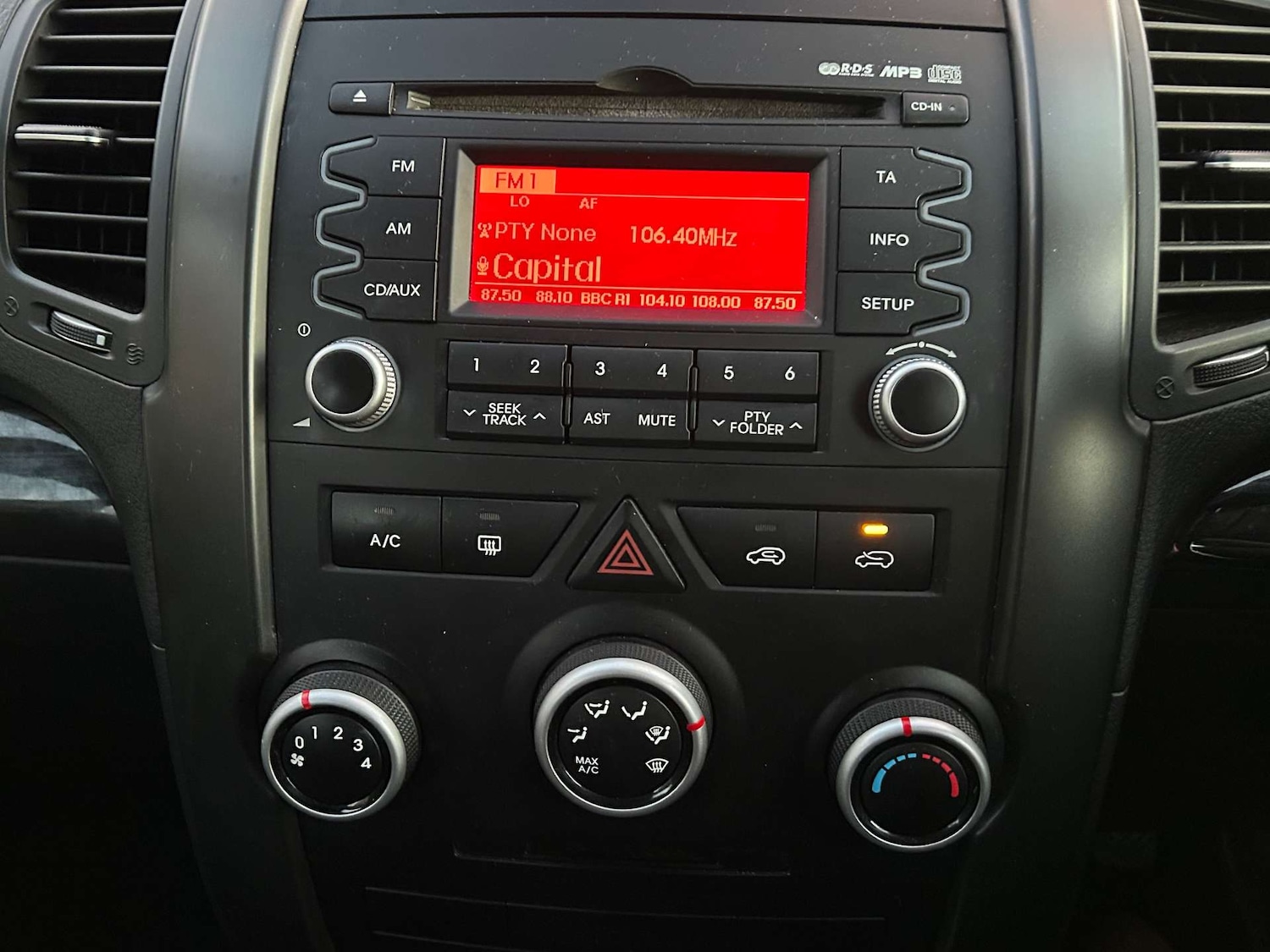 Used Kia Sorento 2011 for sale - 76407045: Photo 30