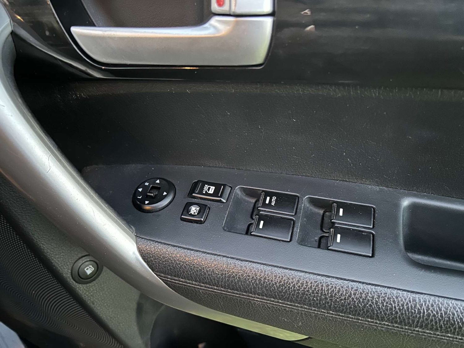 Used Kia Sorento 2011 for sale - 76407045: Photo 32