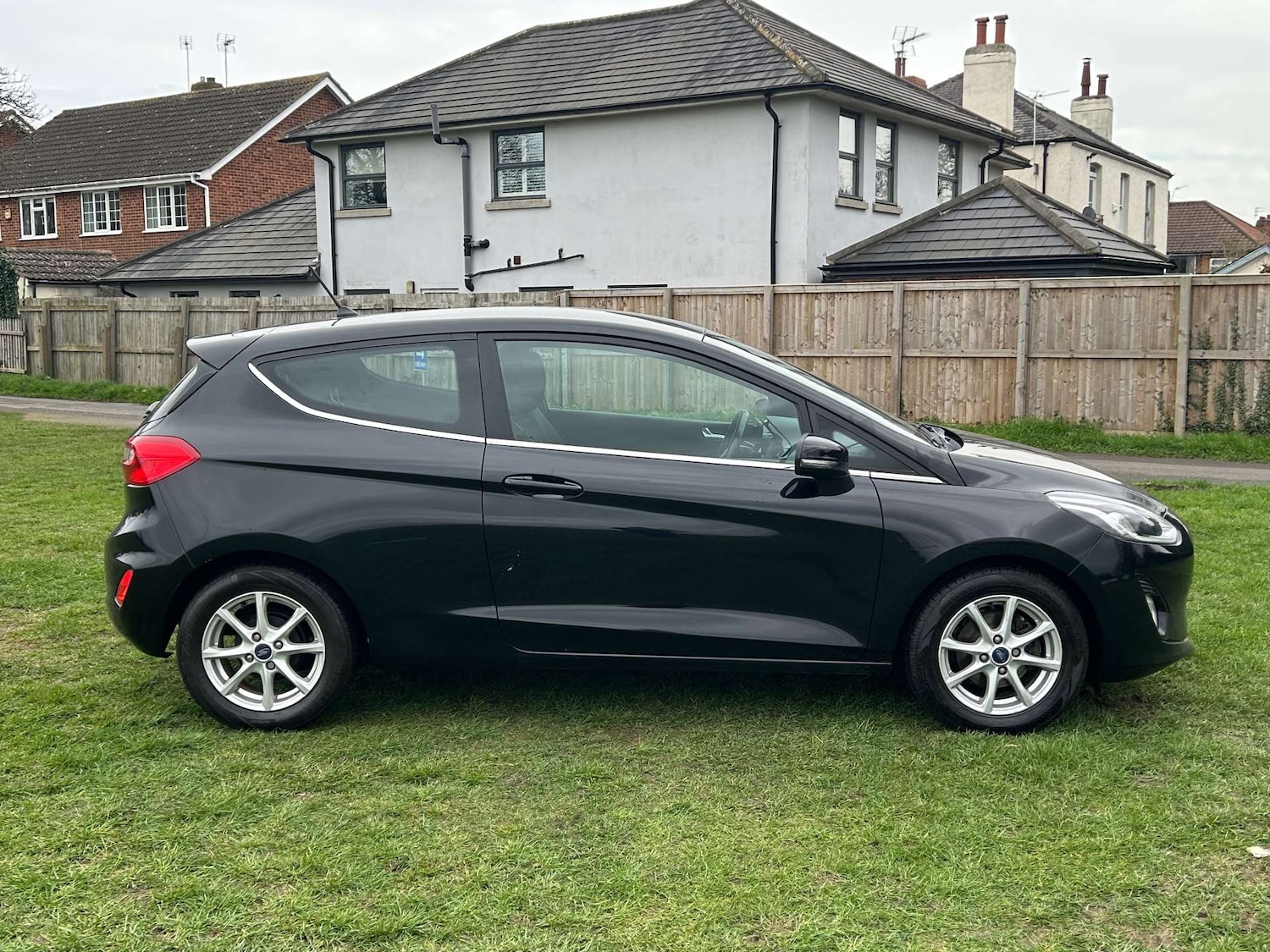 Used Ford Fiesta 2018 for sale - 77903084: Photo 2