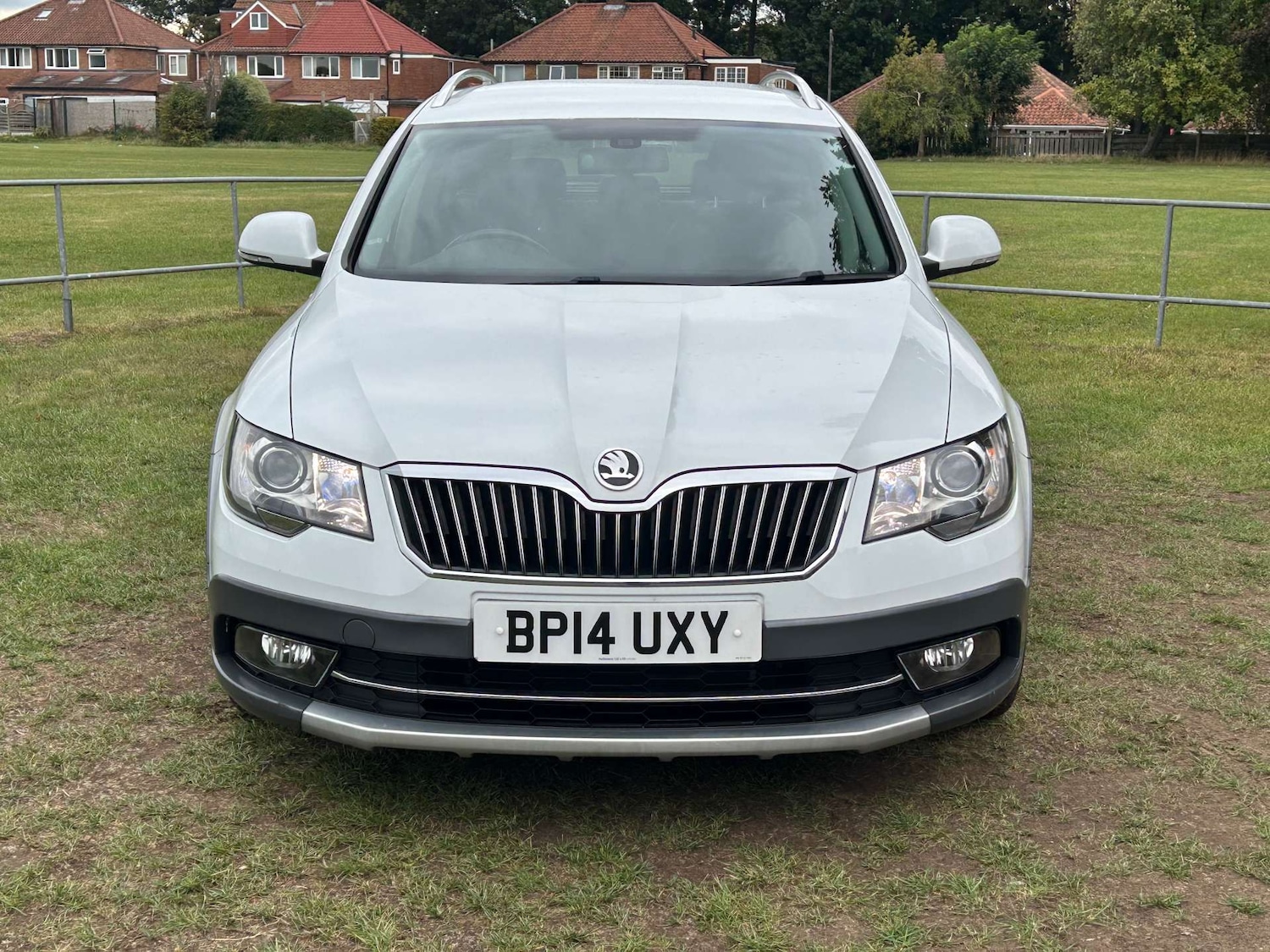 Used Skoda Superb 2014 for sale - 76600957: Photo 2