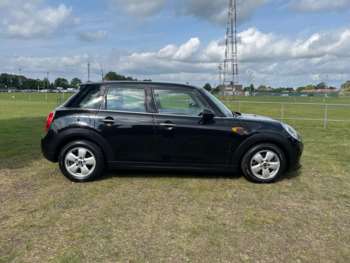 Used MINI Hatch 2018 for sale - 74902478: Photo