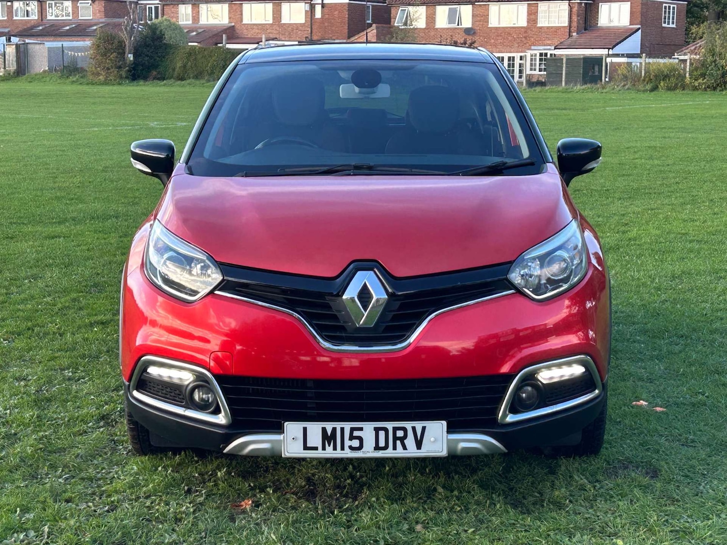 Used Renault Captur 2015 for sale - 76194650: Photo 2