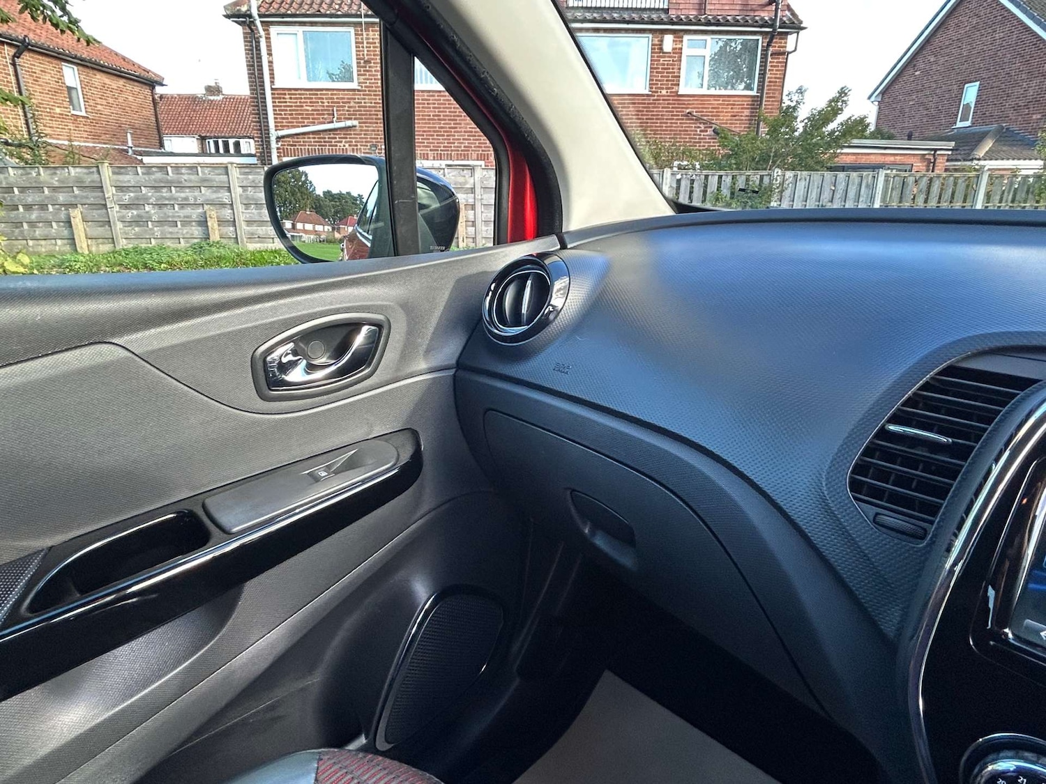 Used Renault Captur 2015 for sale - 76194650: Photo 24