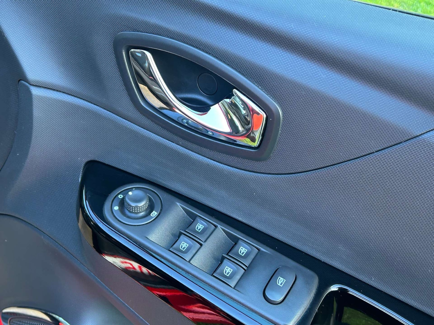 Used Renault Captur 2015 for sale - 76194650: Photo 32