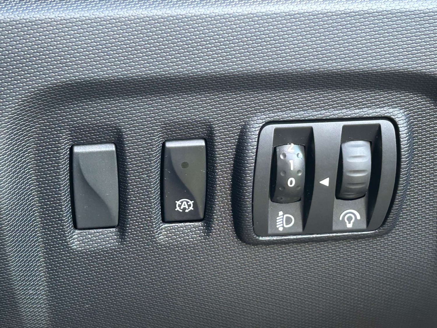 Used Renault Captur 2015 for sale - 76194650: Photo 33