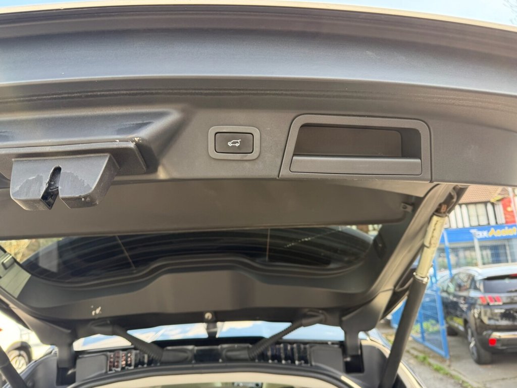 Used Land Rover Range Rover Velar 2018 for sale - 78110389: Photo 11