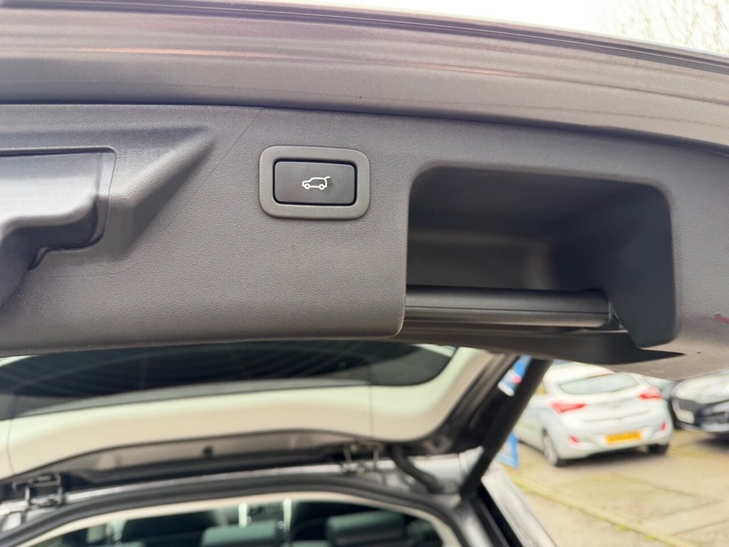 Used Land Rover Discovery Sport 2018 for sale - 78082677: Photo 11